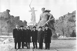 На Мамаевом Кургане в день 35 Победы под Сталинградом (02.02.1978г)