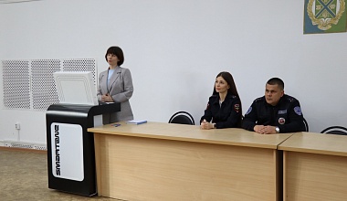 Студентам ИАиС рассказали о перспективах службы в Госавтоинспекции Студентам ИАиС рассказали о перспективах службы в Госавтоинспекции