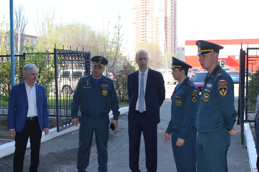 Сайт волгоградского гу мчс. Любавин МЧС по Волгоградской области. Начальник МЧС по Волгоградской области. Начальник ГУ МЧС России по Волгоградской области. Любавин МЧС Волгоград.