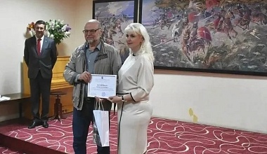ИА «Высота 102»: Проявившим личный героизм сотрудникам музея в ЛНР передали триптих «Битва за Русь» из Волгограда ИА «Высота 102»: Проявившим личный героизм сотрудникам музея в ЛНР передали триптих «Битва за Русь» из Волгограда