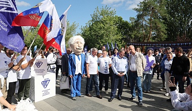 Андрей Бочаров вместе с молодежью посетил все площадки фестиваля #ТриЧетыре